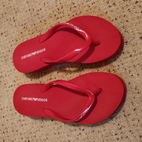 Sandals - Picture 1 of 3